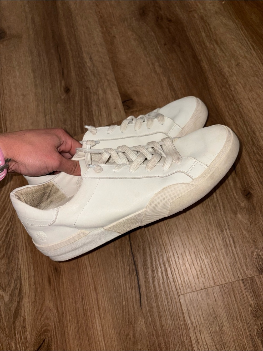 Women’s White Leather Low-Top Sneakers